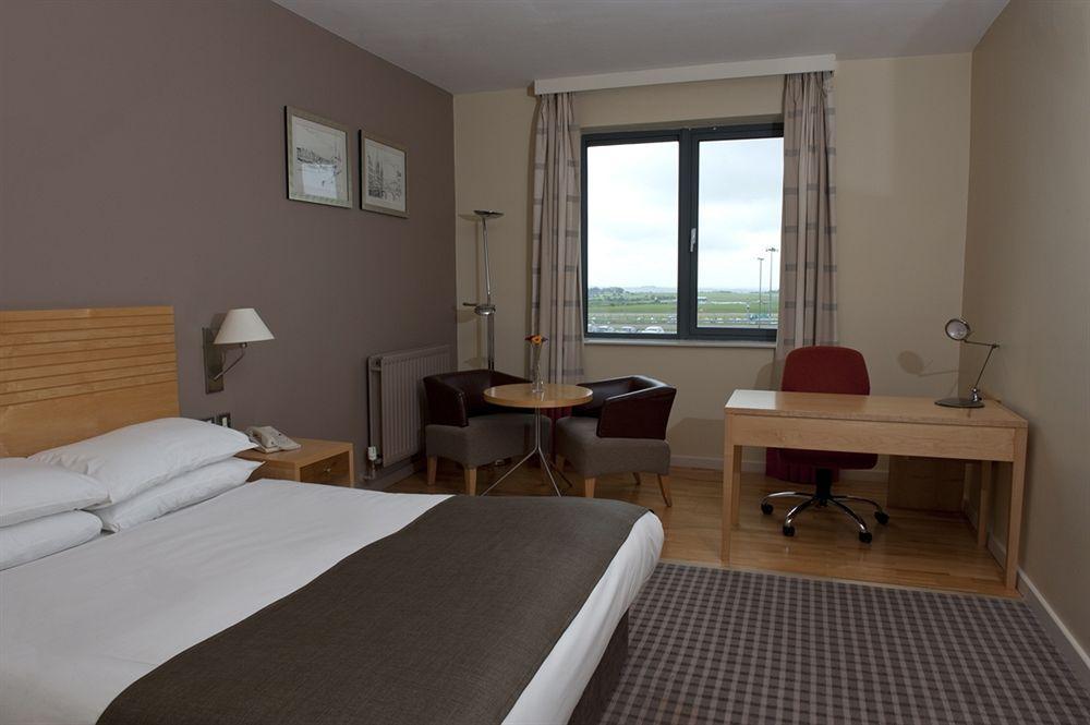 Cork Airport Hotel Экстерьер фото