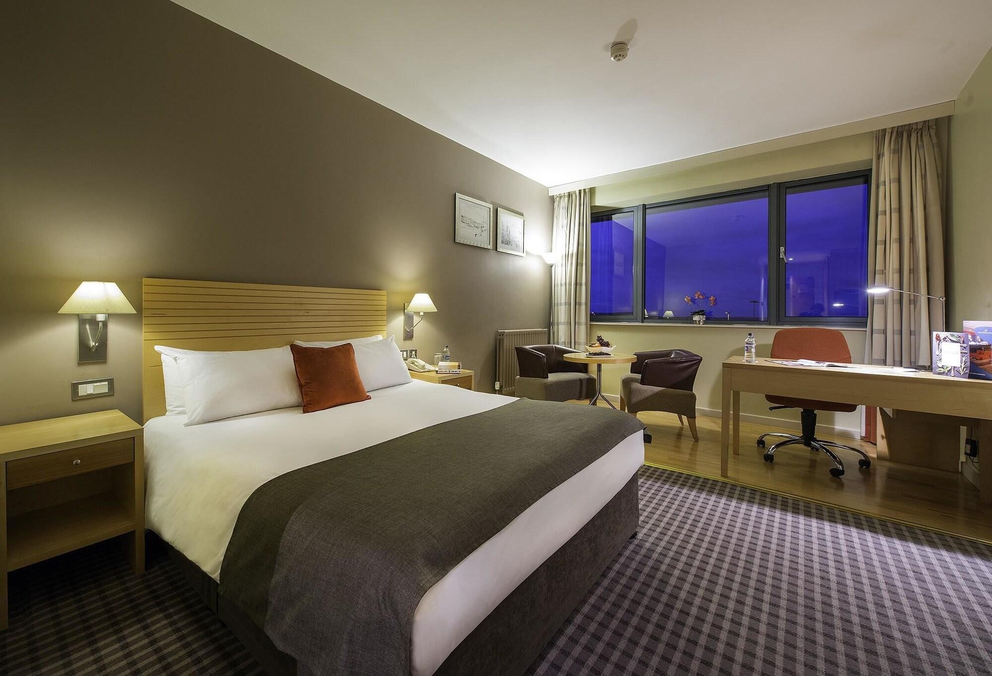 Cork Airport Hotel Экстерьер фото