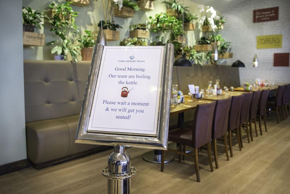 Cork Airport Hotel Экстерьер фото