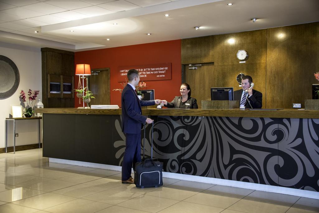Cork Airport Hotel Экстерьер фото