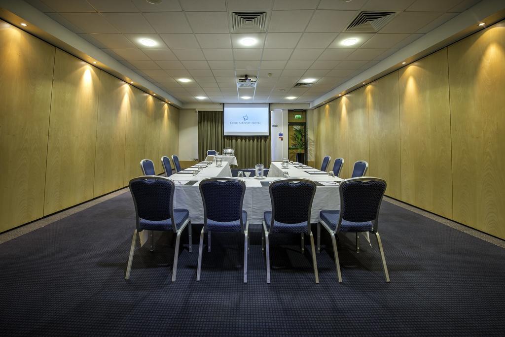Cork Airport Hotel Экстерьер фото