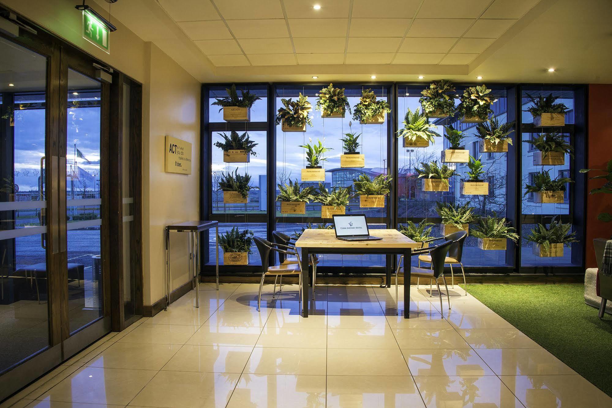 Cork Airport Hotel Экстерьер фото